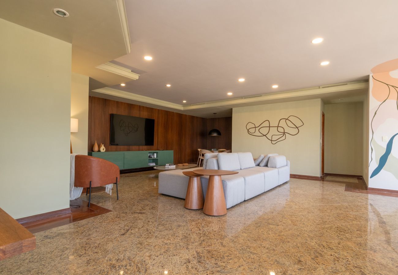 Apartamento em Rio de Janeiro - TriplexBarraC1 | Triplex na Barra para 15 pessoas