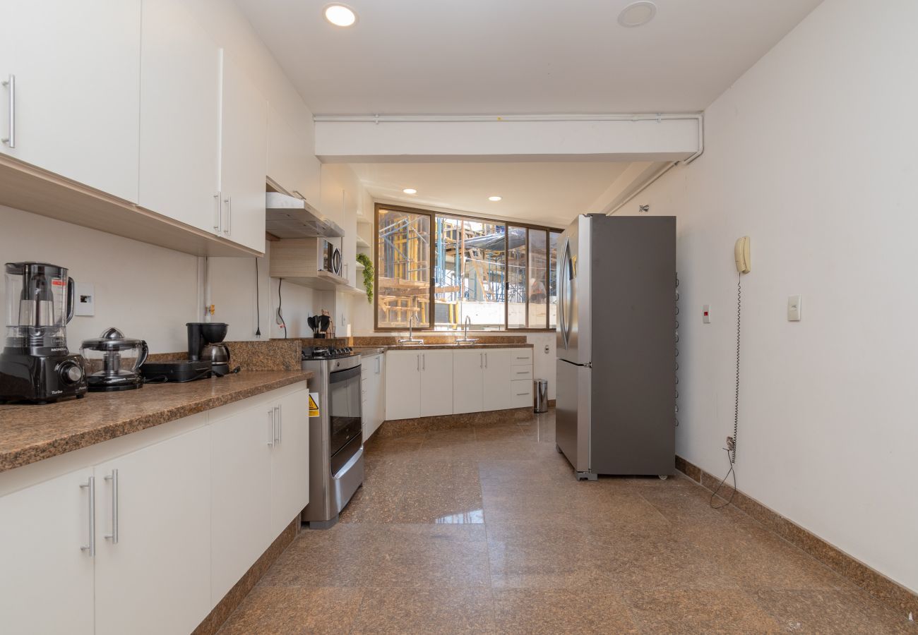 Apartamento em Rio de Janeiro - TriplexBarraC1 | Triplex na Barra para 15 pessoas