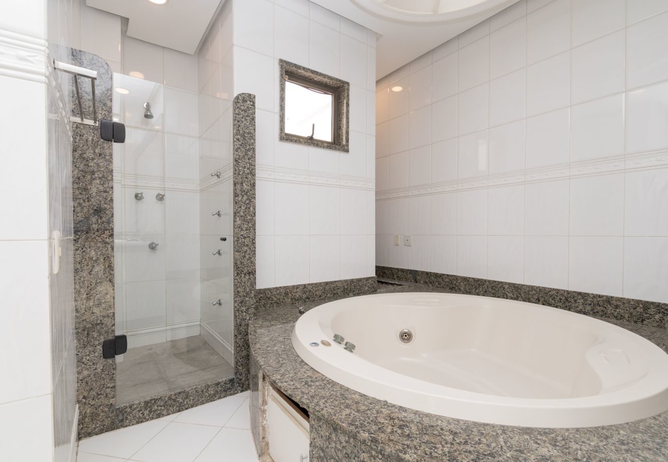 Apartamento em Rio de Janeiro - TriplexBarraC1 | Triplex na Barra para 15 pessoas