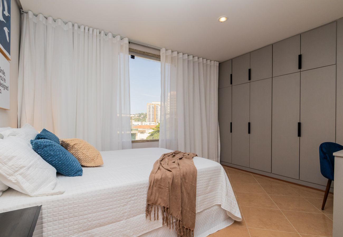 Apartamento em Rio de Janeiro - TriplexBarraC1 | Triplex na Barra para 15 pessoas