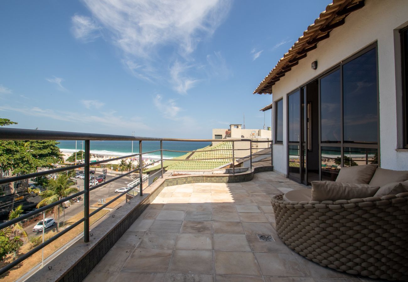 Apartamento em Rio de Janeiro - TriplexBarraC1 | Triplex na Barra para 15 pessoas