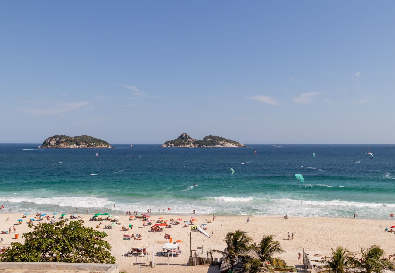 Apartamento em Rio de Janeiro - TriplexBarraC1 | Triplex na Barra para 15 pessoas