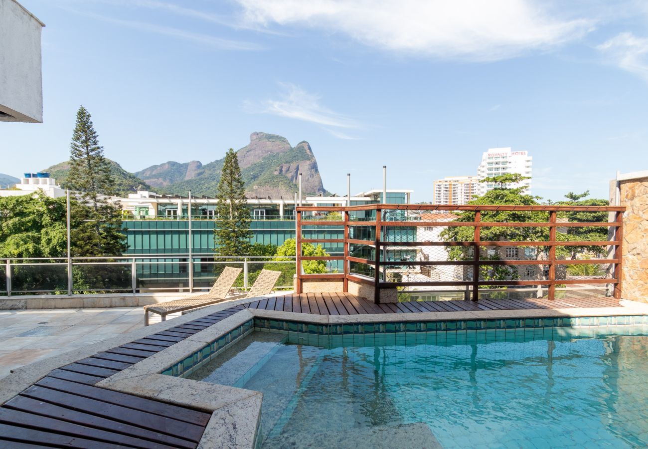 Apartamento em Rio de Janeiro - TriplexBarraC1 | Triplex na Barra para 15 pessoas