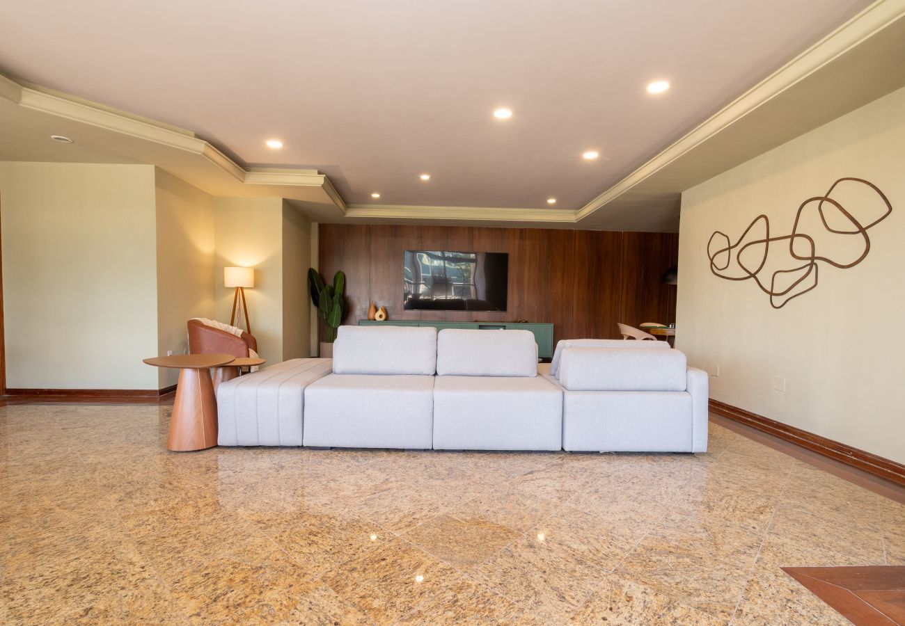 Apartamento em Rio de Janeiro - TriplexBarraC1 | Triplex na Barra para 15 pessoas