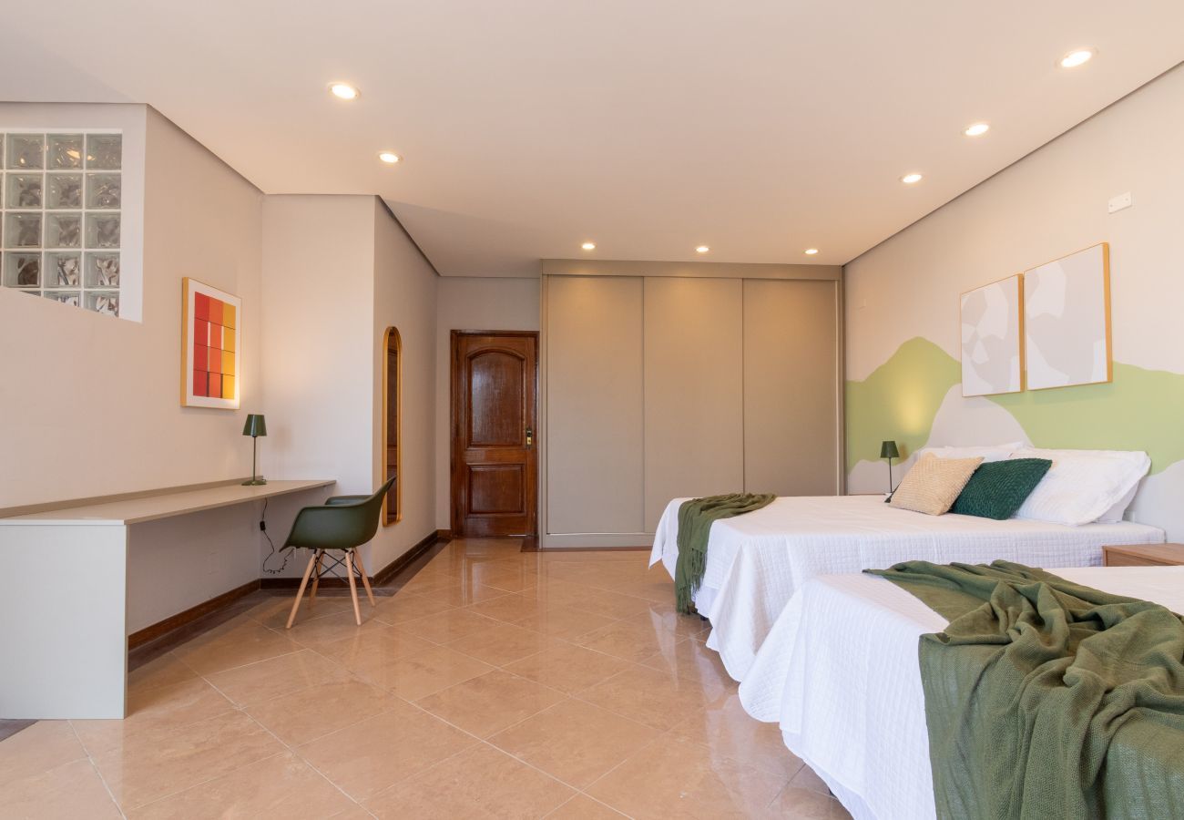 Apartamento em Rio de Janeiro - TriplexBarraC1 | Triplex na Barra para 15 pessoas