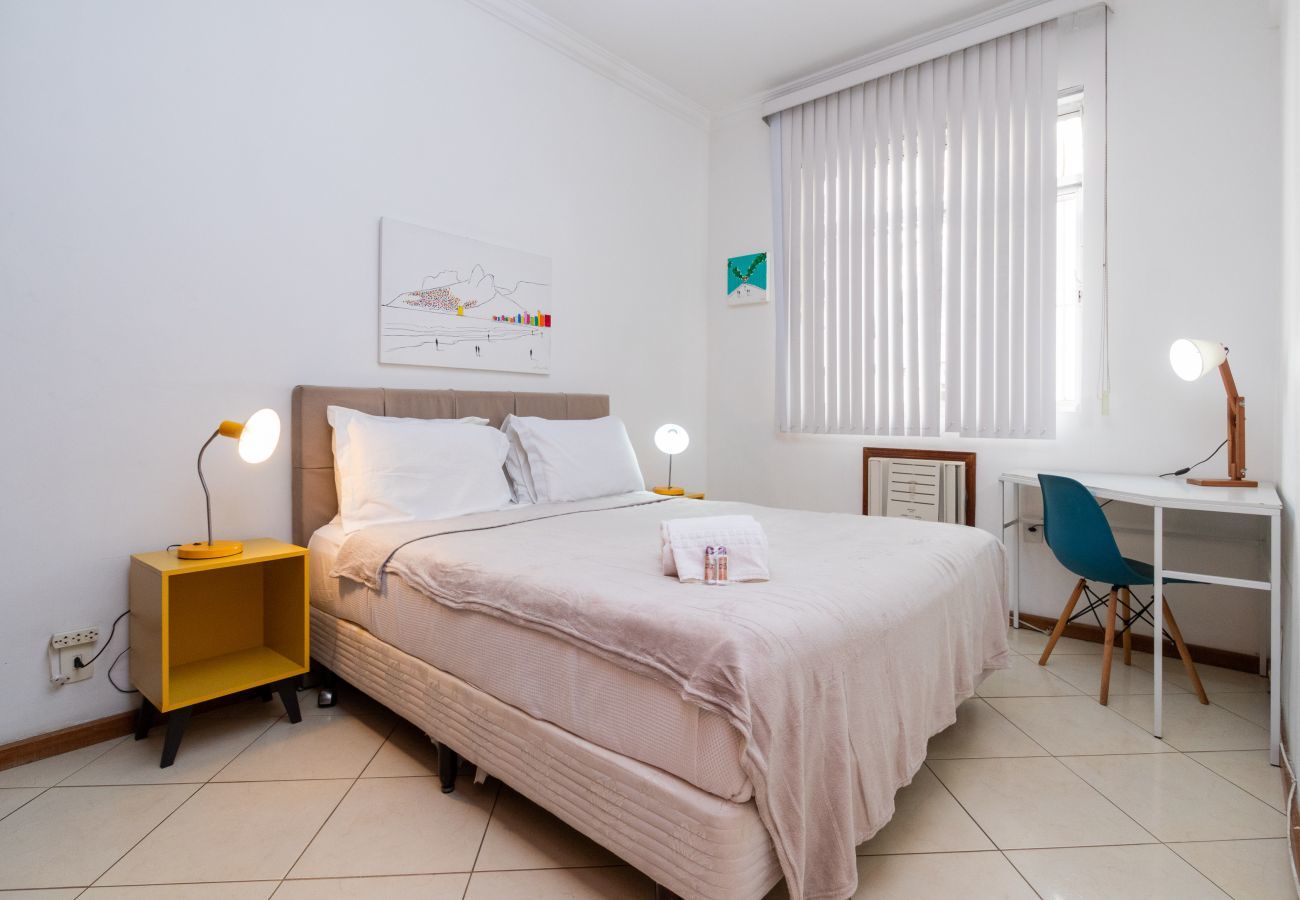 Apartamento em Rio de Janeiro - NS302 |3 quartos em Copacabana a 3 minutos da praia