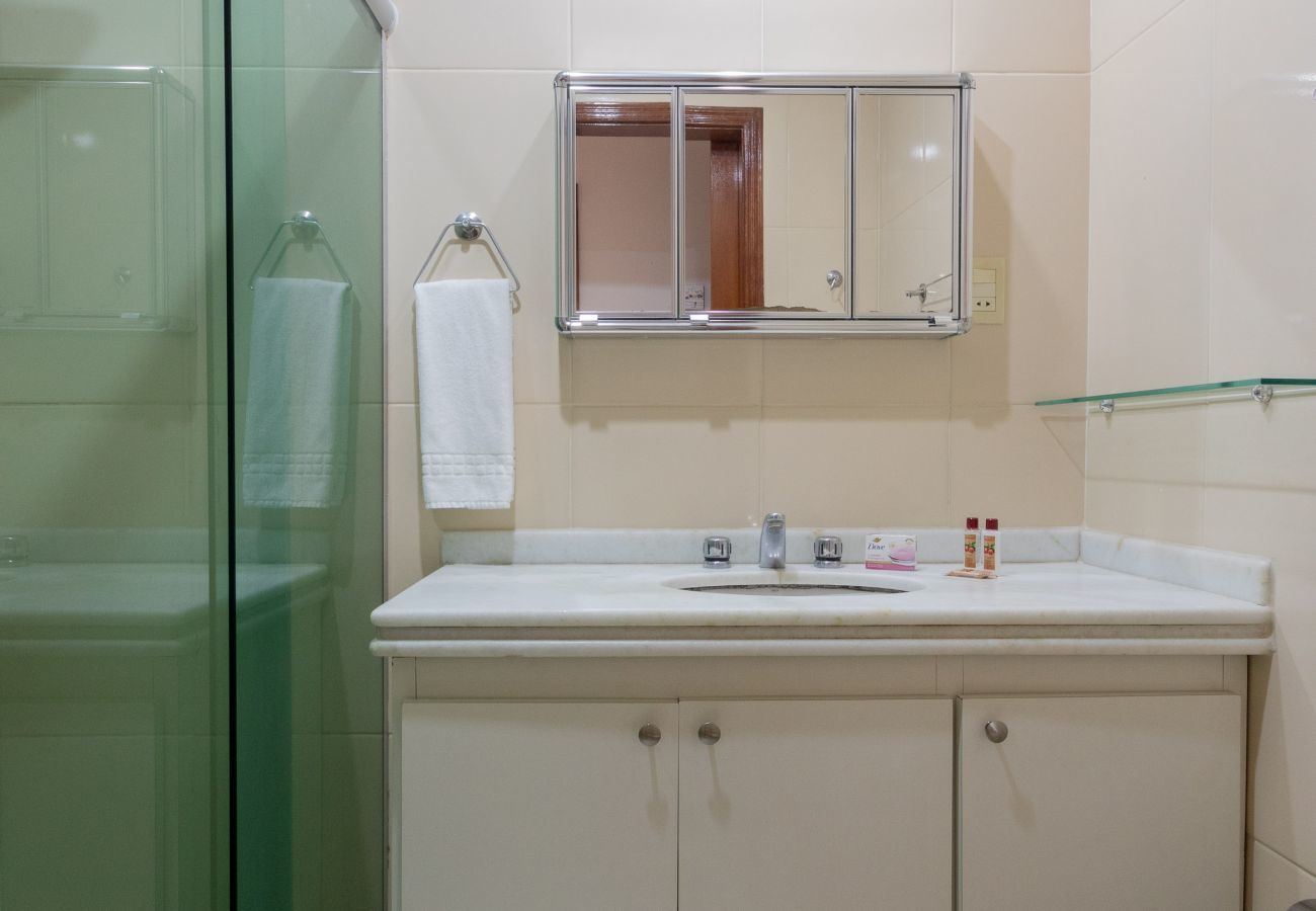 Apartamento em Rio de Janeiro - NS302 |3 quartos em Copacabana a 3 minutos da praia