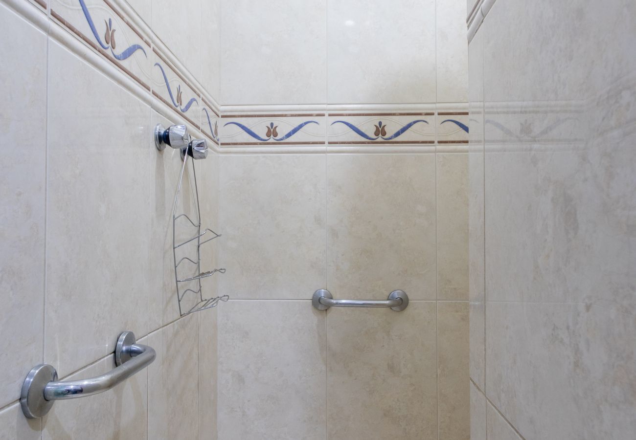 Apartamento em Rio de Janeiro - NS302 |3 quartos em Copacabana a 3 minutos da praia