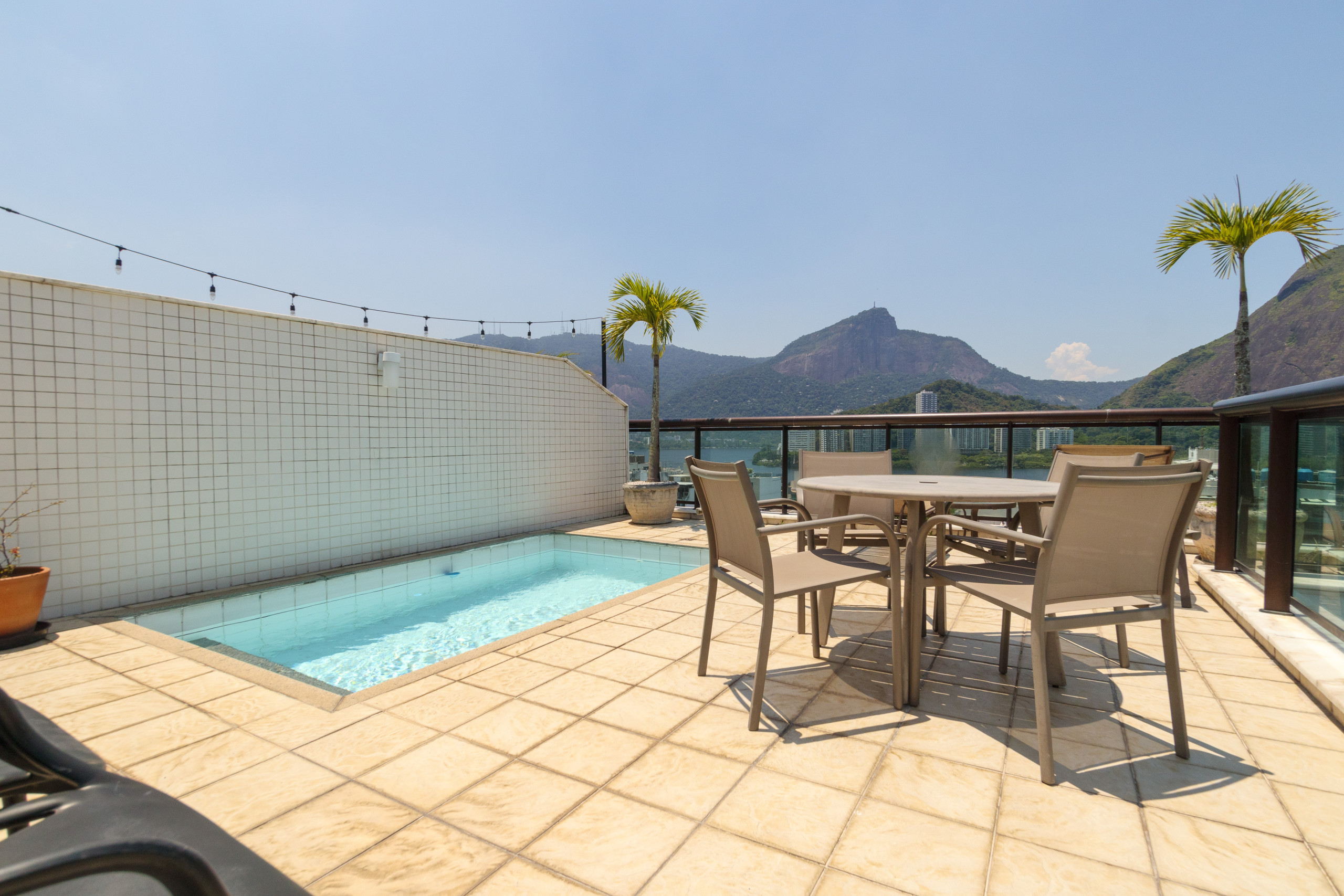  in Rio de Janeiro - JON705 | Cobertura em Ipanema com vista pro Cristo