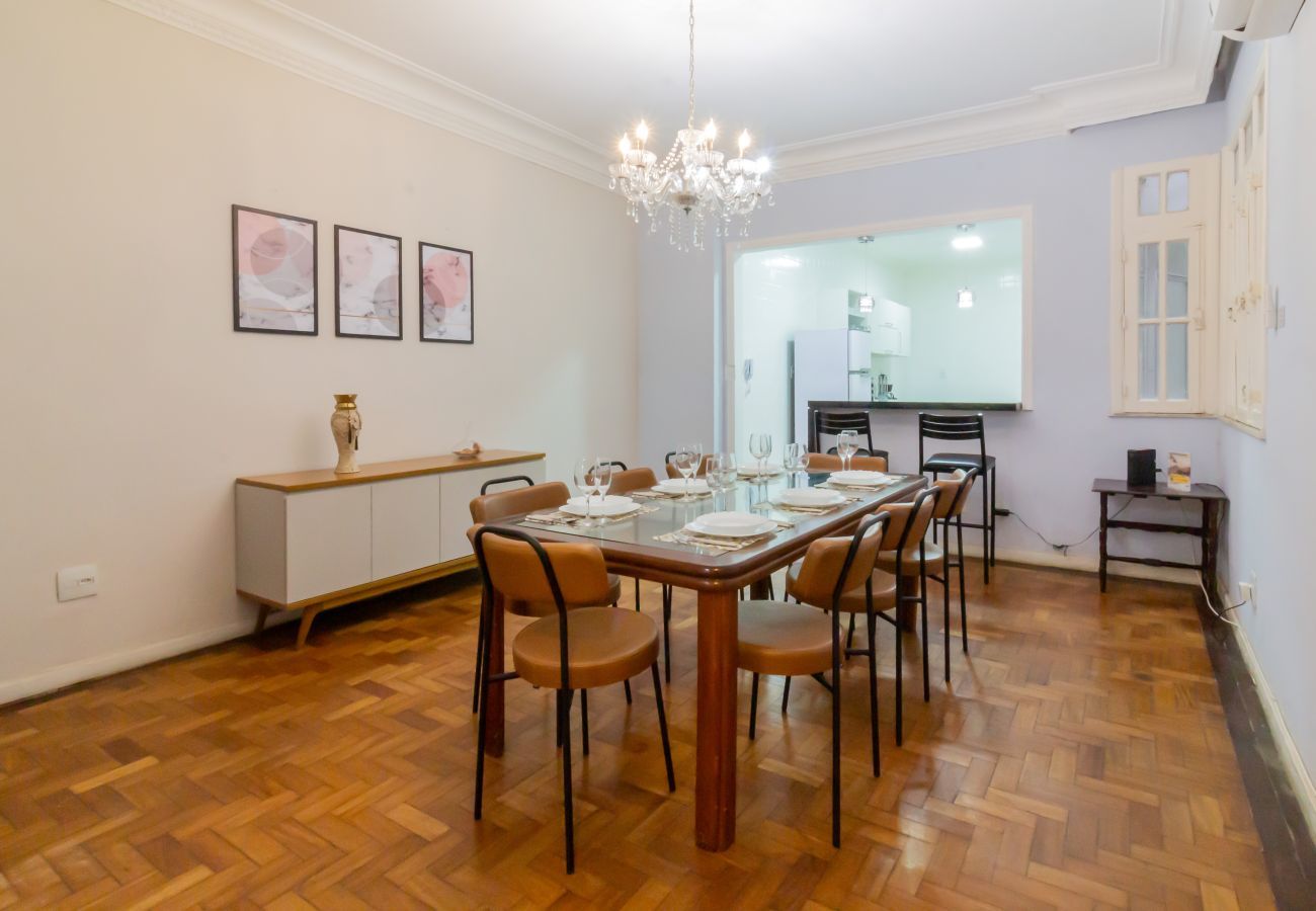 Apartment in Rio de Janeiro - 2 minutes from Copacabana beach | A306