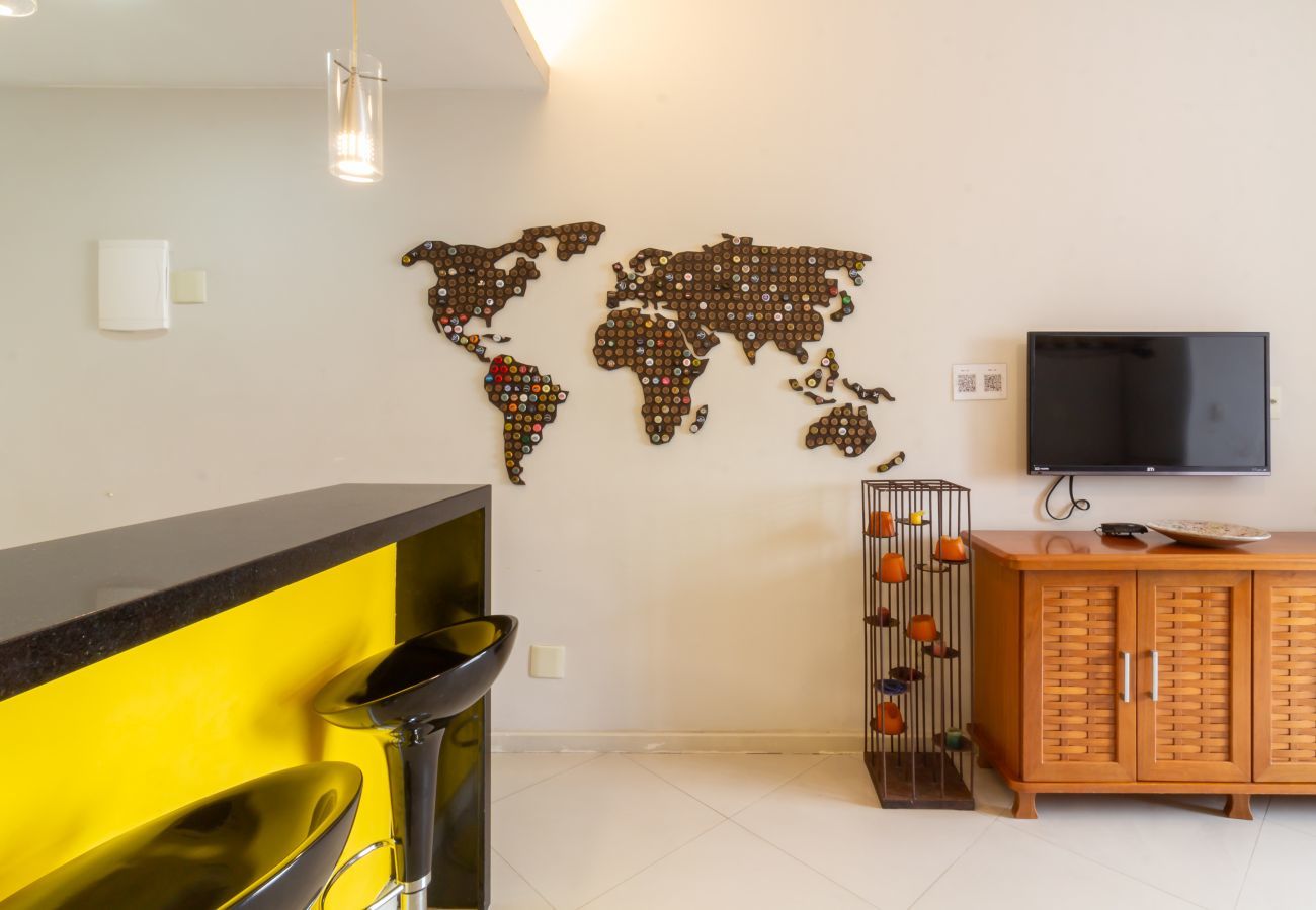 Apartment in Rio de Janeiro - 400 meters from Leme beach | PI401