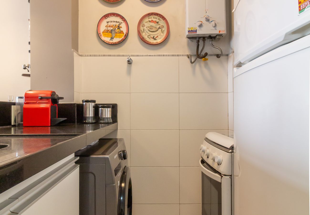 Apartment in Rio de Janeiro - 400 meters from Leme beach | PI401