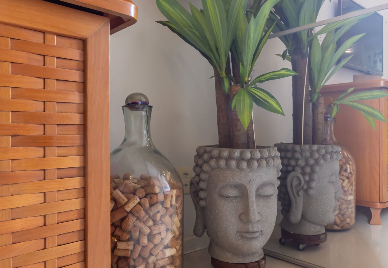 Apartment in Rio de Janeiro - 400 meters from Leme beach | PI401