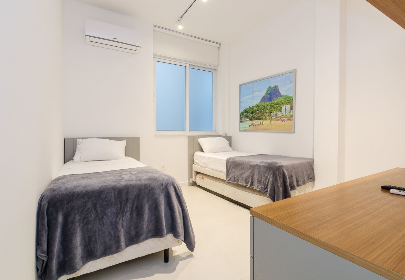 Apartment in Rio de Janeiro - ATA302| Apartamento próximo a Praia do Leblon