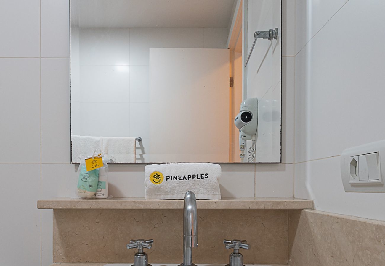 Apartment in Rio de Janeiro - 3 minutes from Copacabana beach | STC303