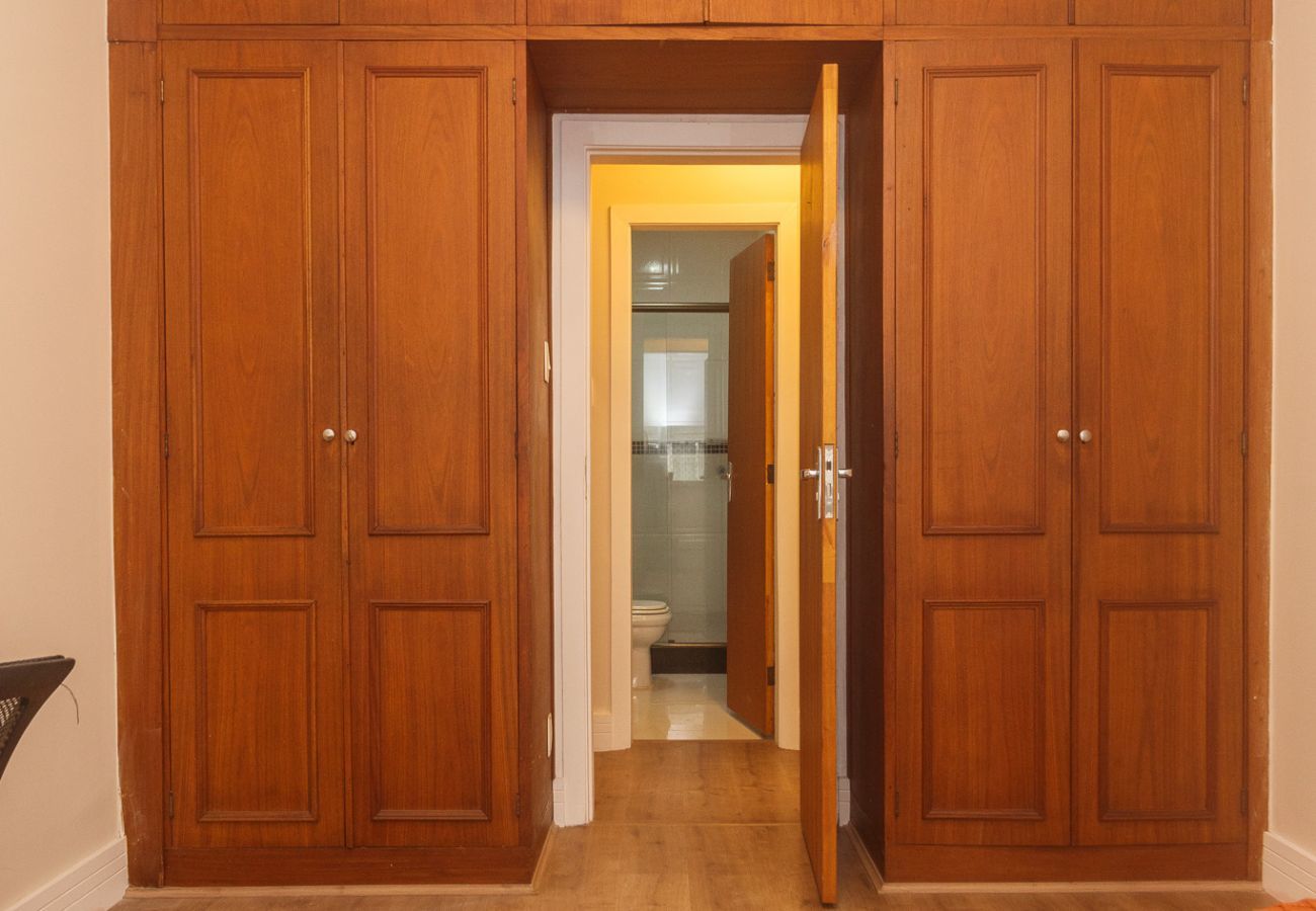 Apartment in Rio de Janeiro - Brt401A| 3 quartos em Copacabana, 9 min do Posto 4