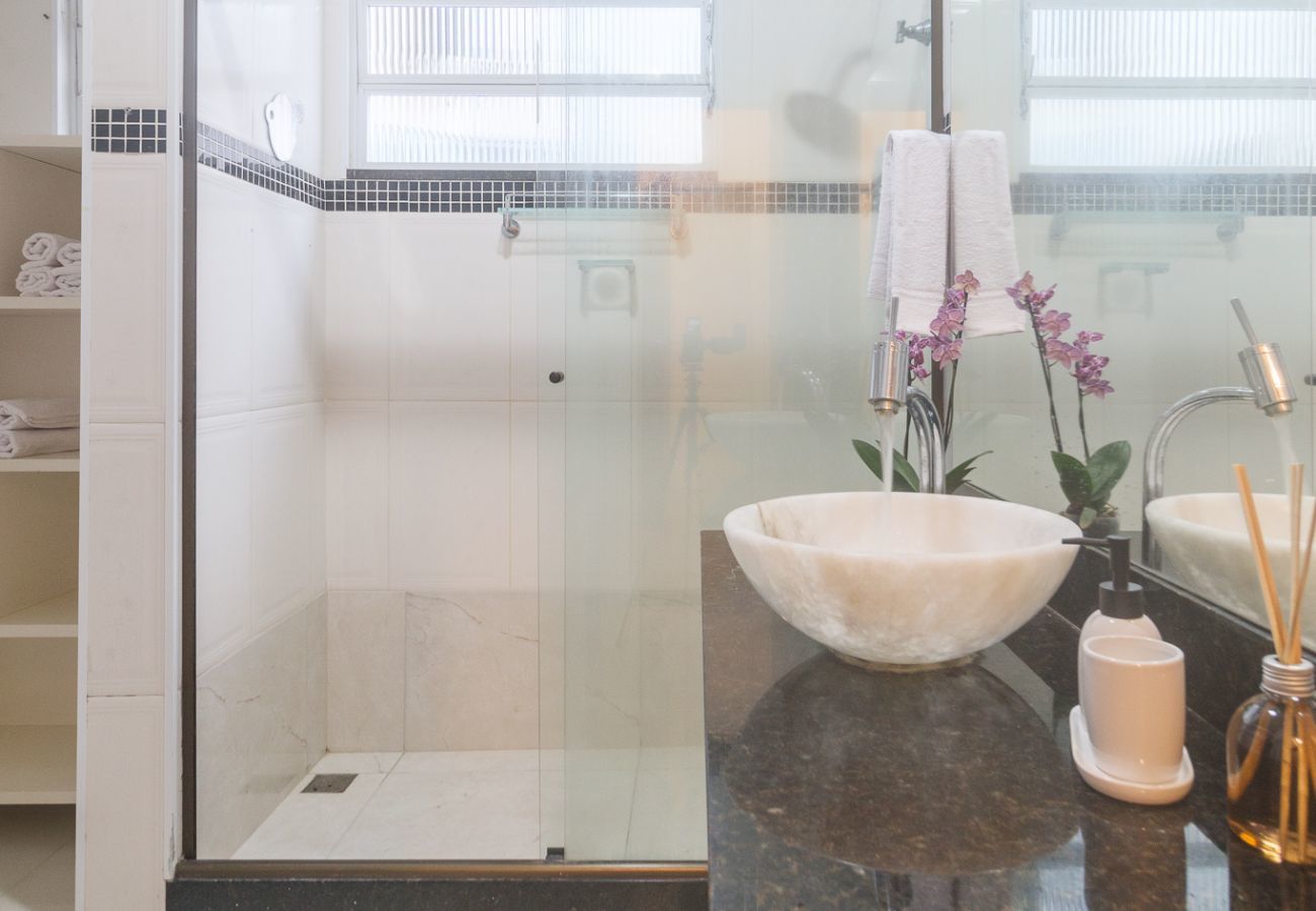 Apartment in Rio de Janeiro - Brt401A| 3 quartos em Copacabana, 9 min do Posto 4