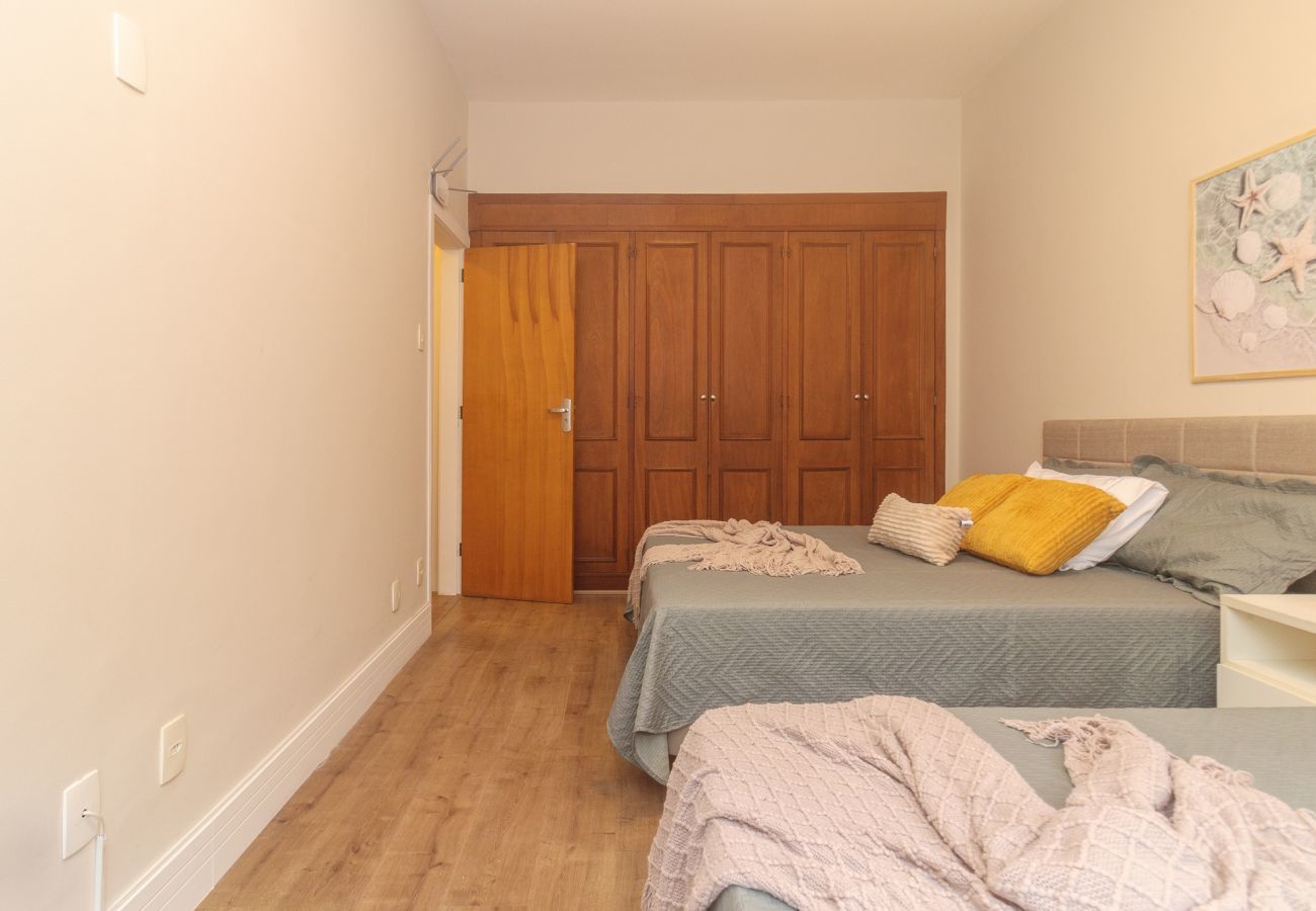 Apartment in Rio de Janeiro - Brt401A| 3 quartos em Copacabana, 9 min do Posto 4
