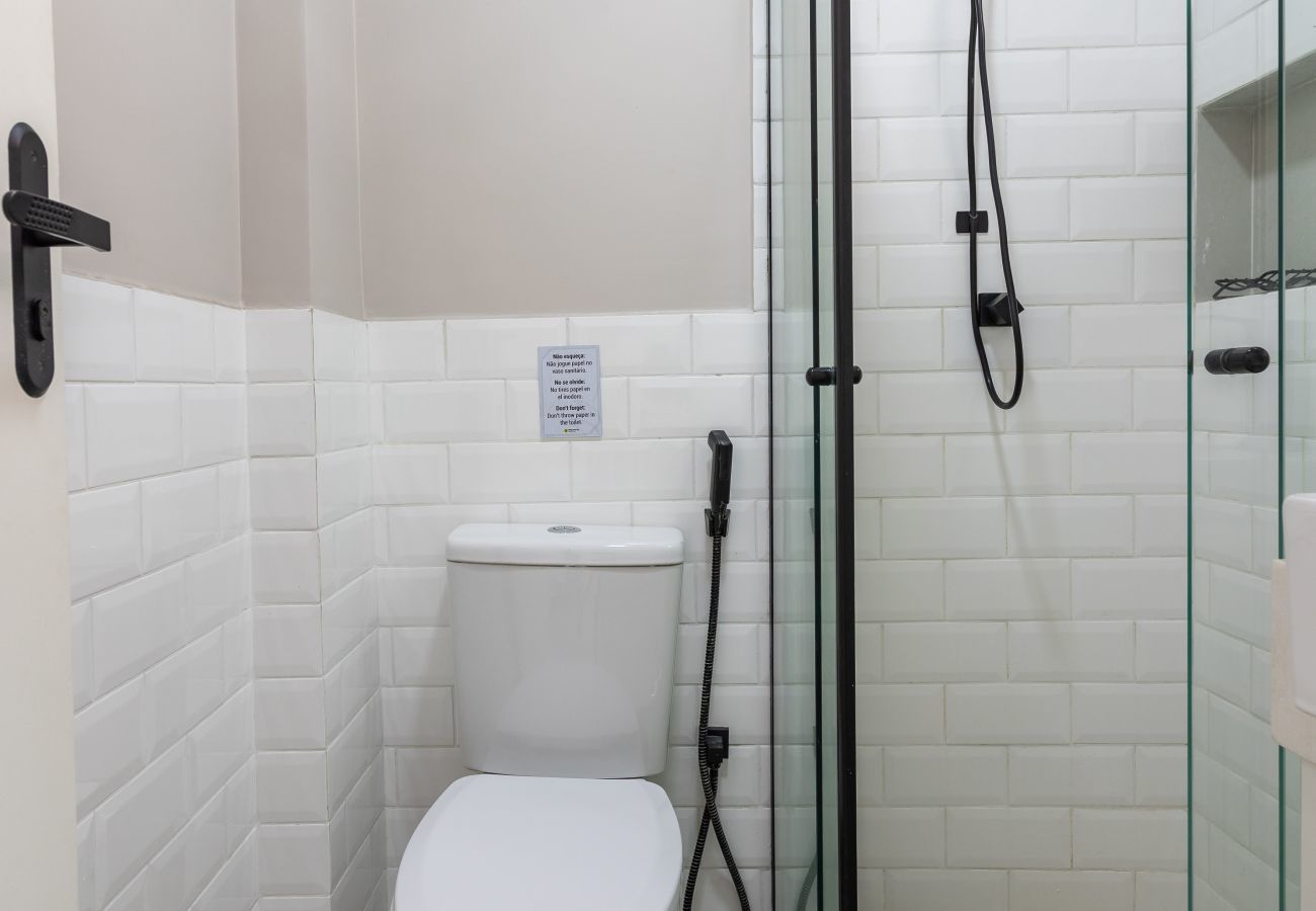 Apartment in Rio de Janeiro - 10 minutes from Flamengo Beach, next to the subway | CT404
