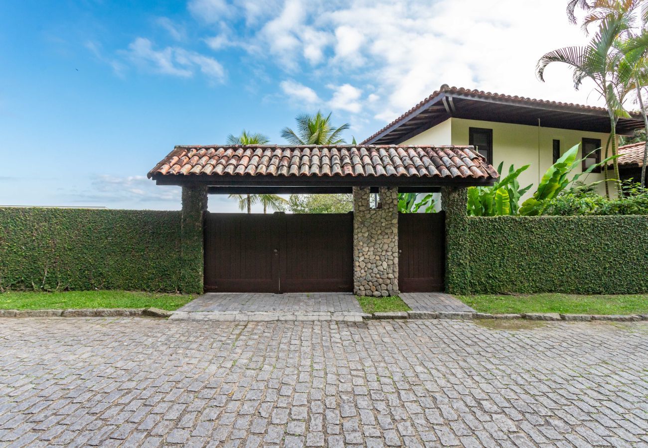 House in Mangaratiba - House with private beach in Porto Bello Mangaratiba