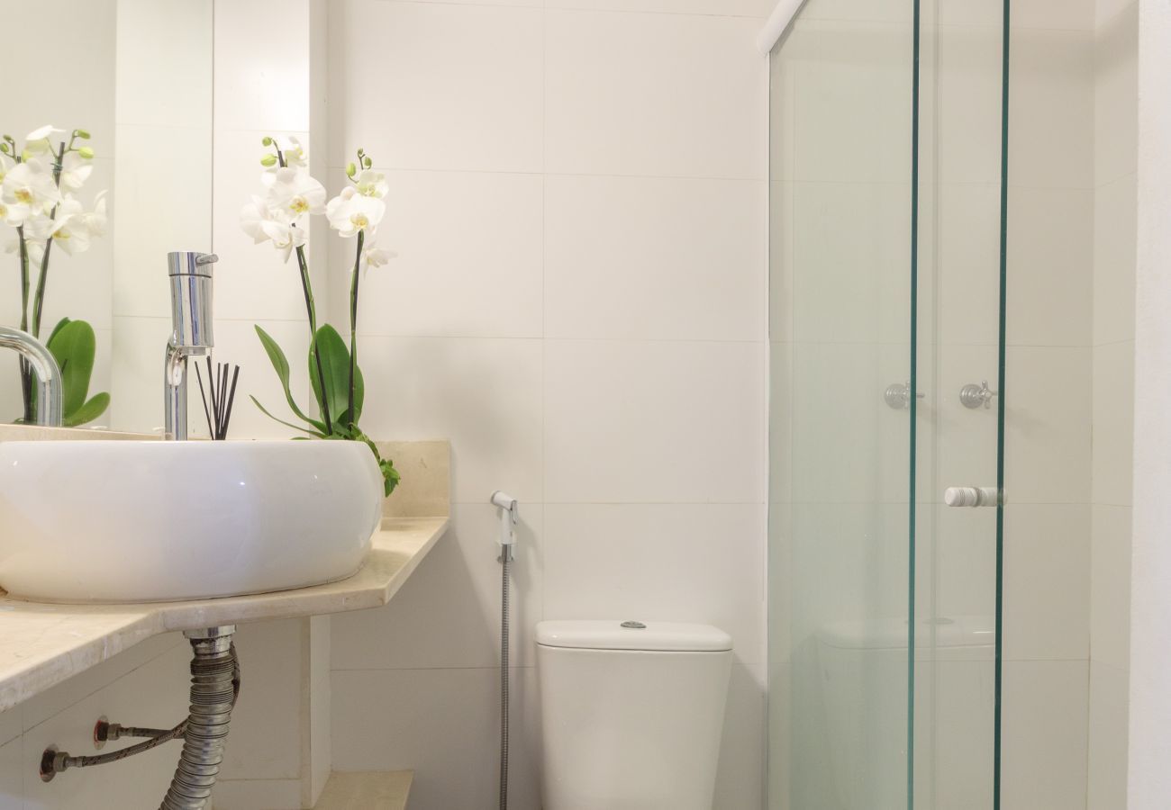 Apartment in Rio de Janeiro - Urquiza 107 | Quarto e sala à 6 min da praia