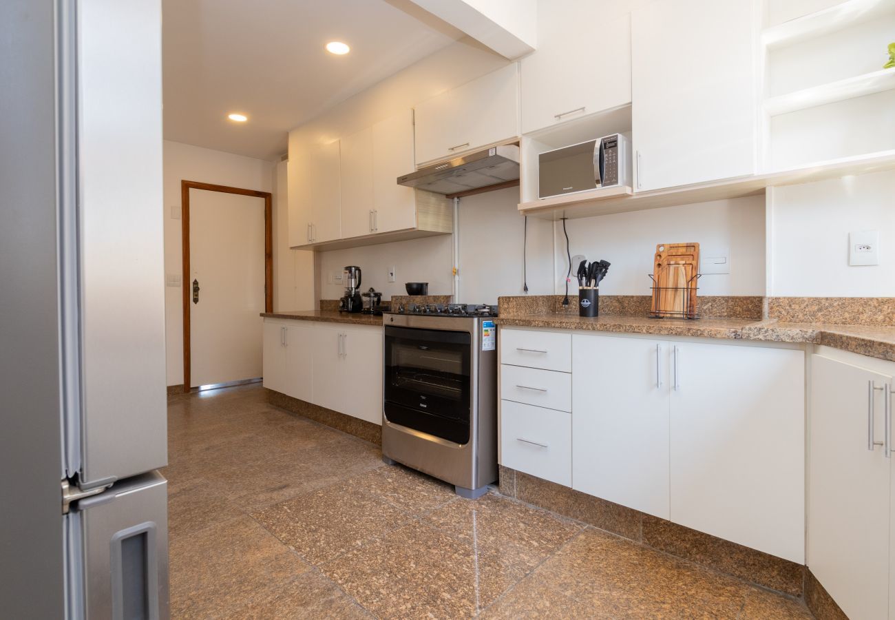 Apartment in Rio de Janeiro - TriplexBarraC1 | Triplex na Barra para 15 pessoas