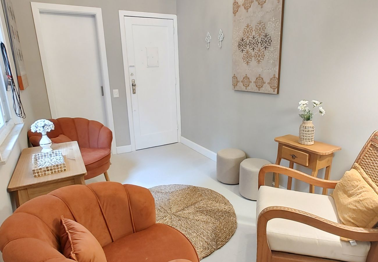 Apartment in Rio de Janeiro - Góis408| 2 quartos no Leblon a 2 minutos da praia 