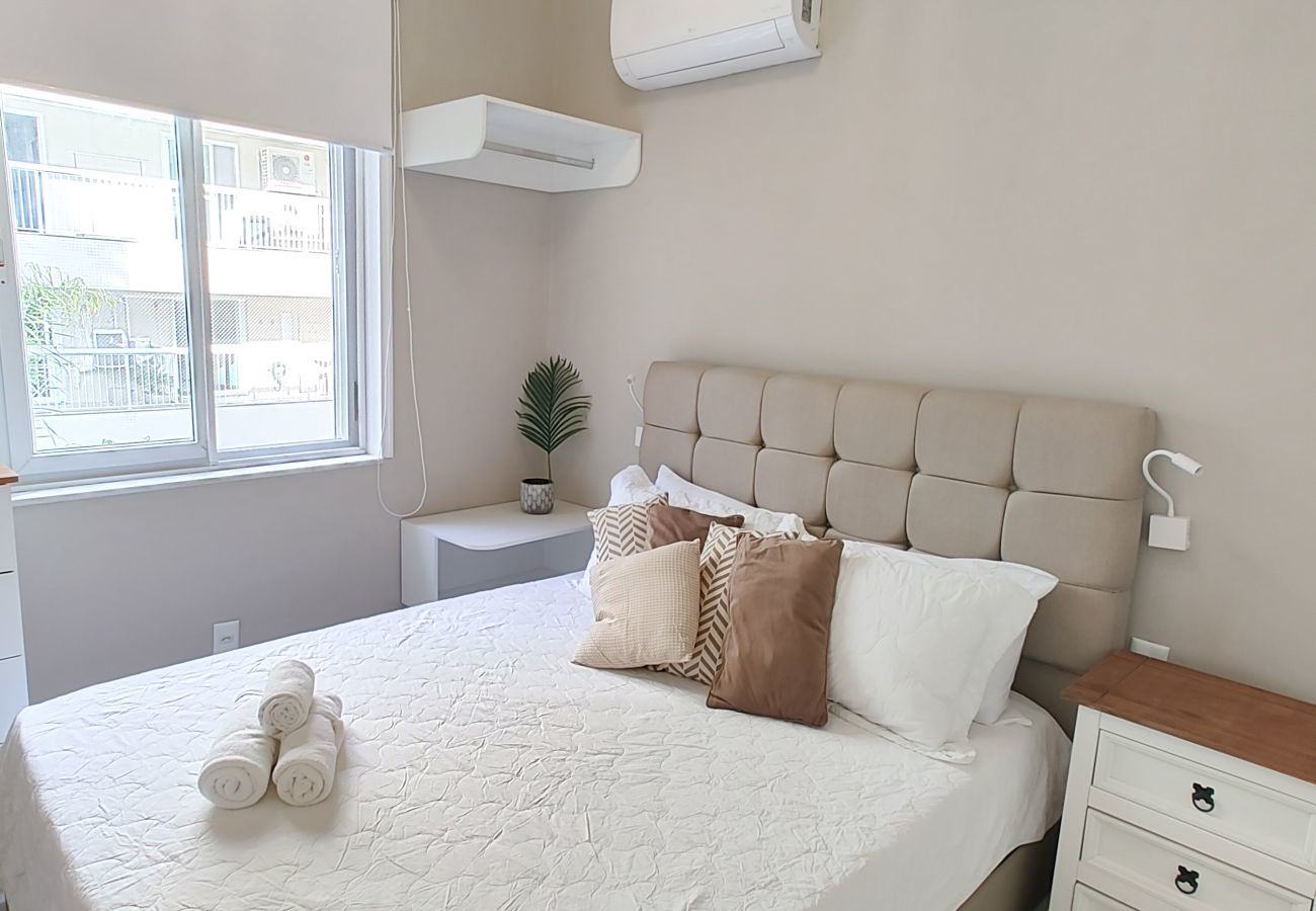 Apartment in Rio de Janeiro - Góis408| 2 quartos no Leblon a 2 minutos da praia 