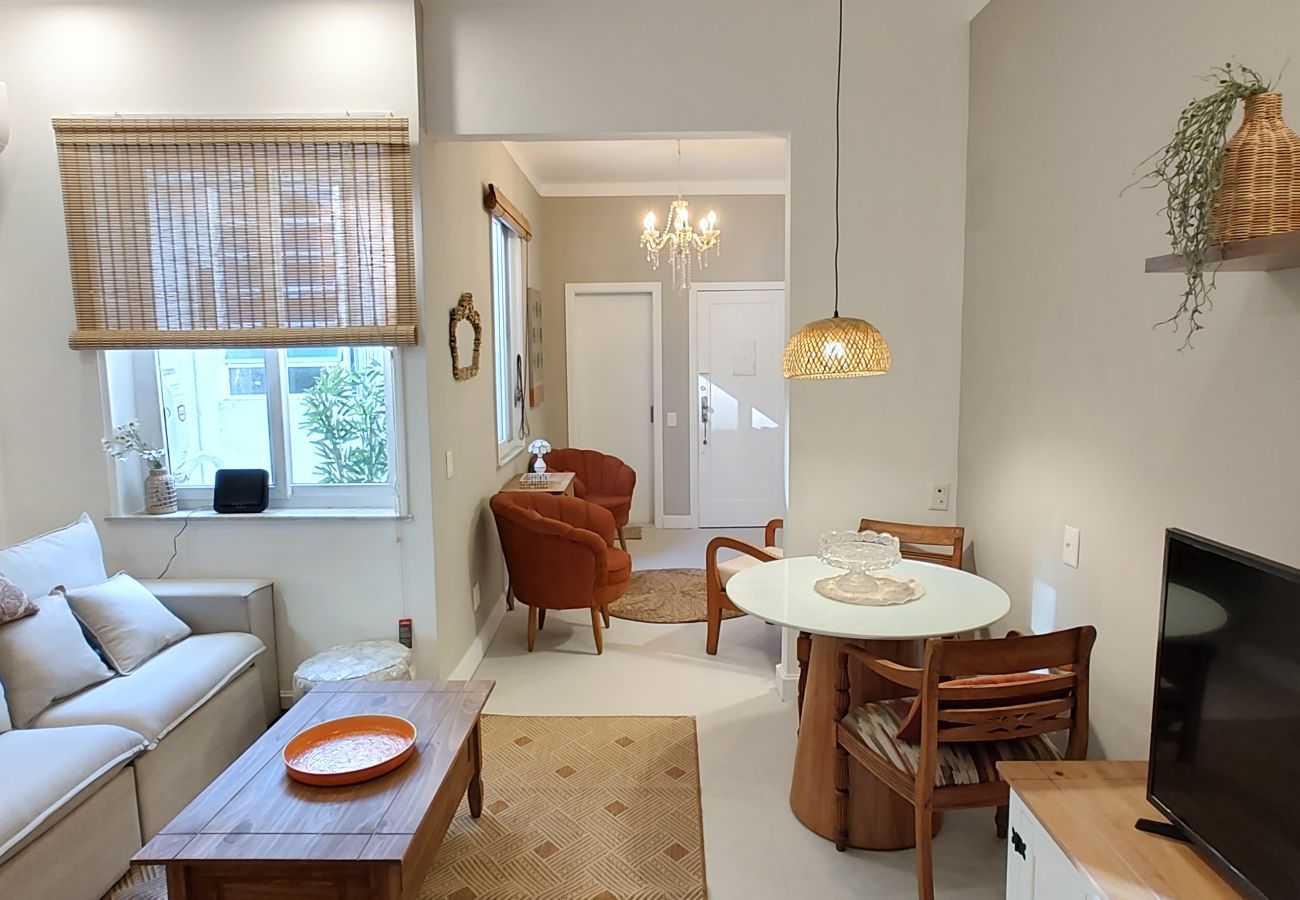 Apartment in Rio de Janeiro - Góis408| 2 quartos no Leblon a 2 minutos da praia 