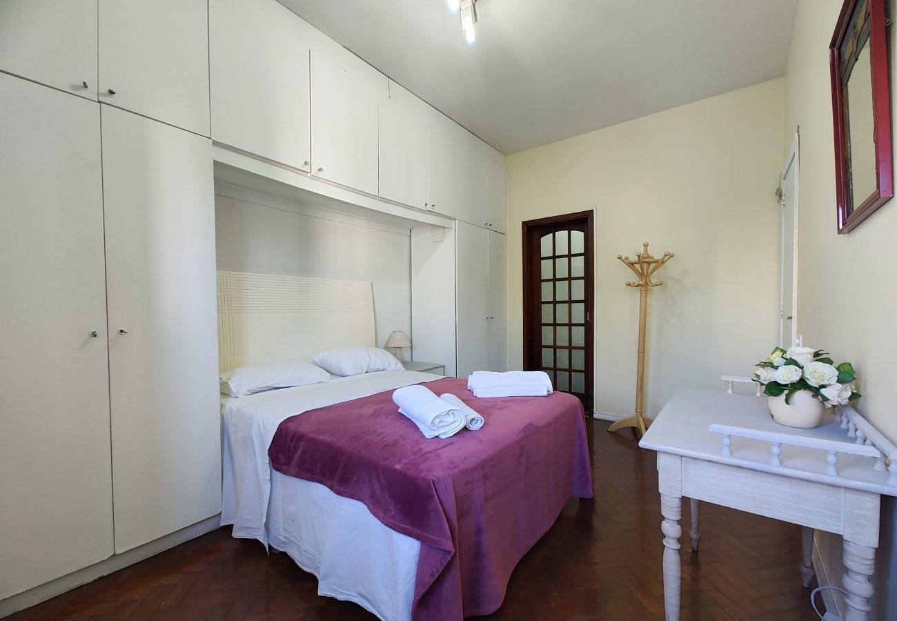 Apartment in Rio de Janeiro - Mtr404 |2 quartos no Leblon a 2 minutos da praia