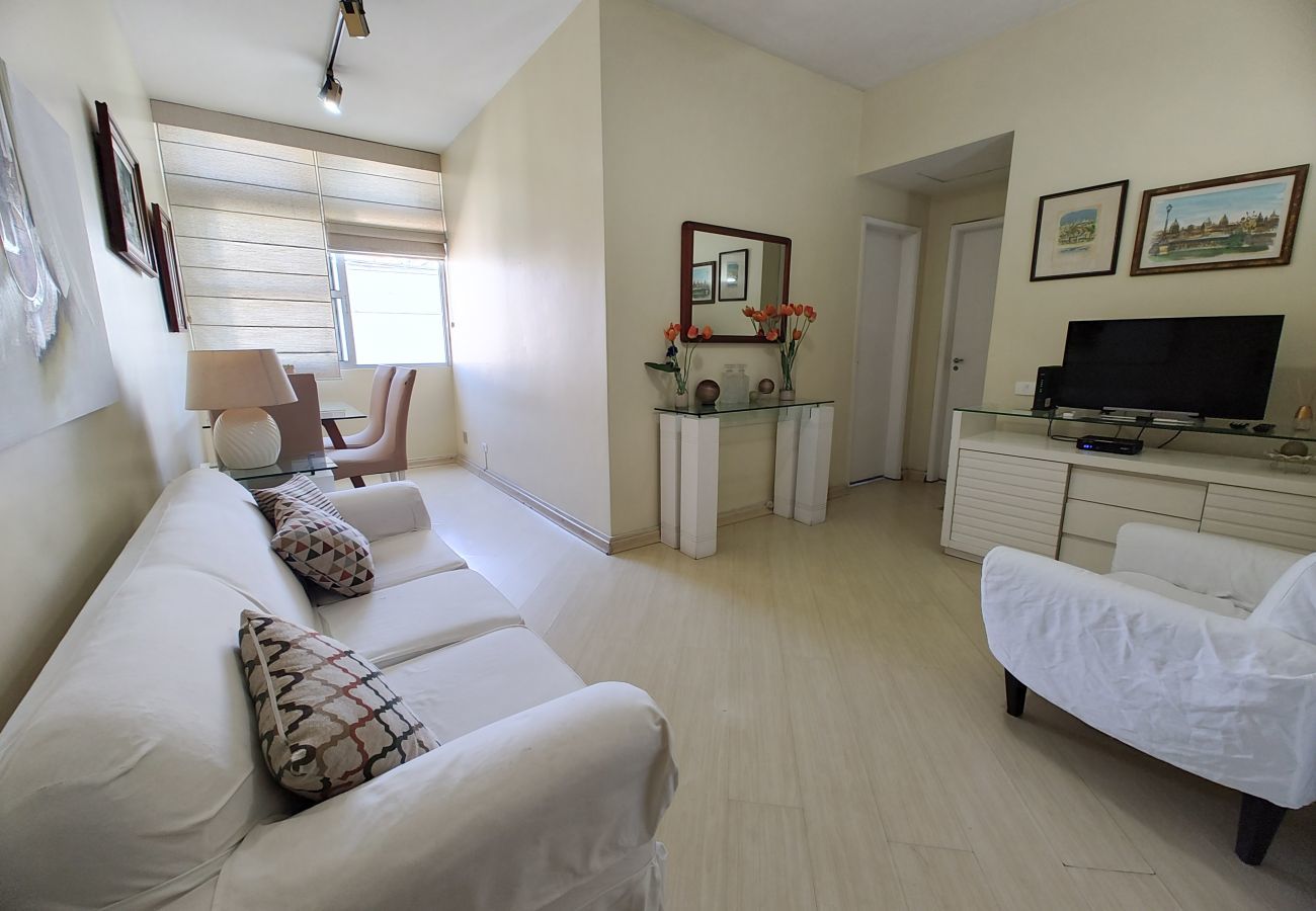 Apartment in Rio de Janeiro - Mtr404 |2 quartos no Leblon a 2 minutos da praia