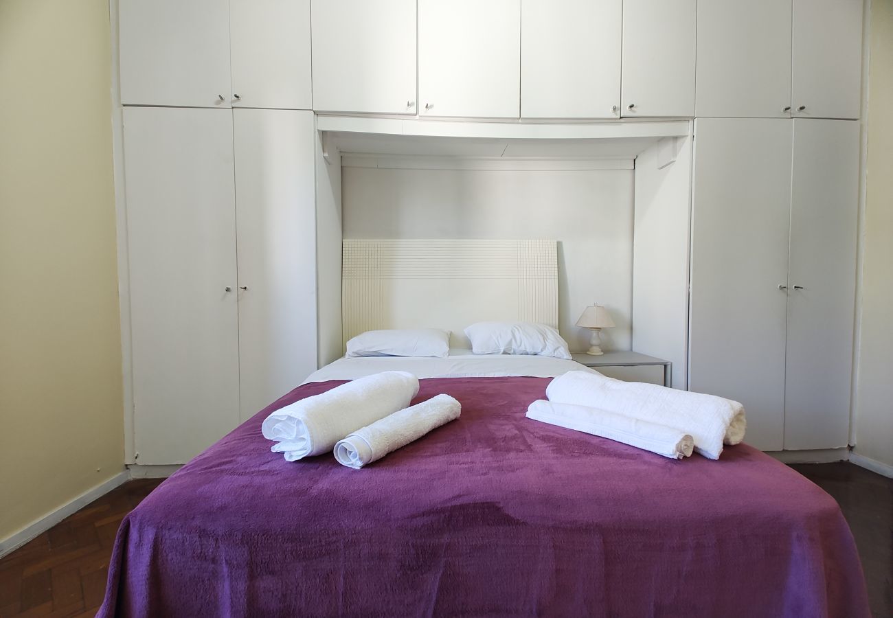 Apartment in Rio de Janeiro - Mtr404 |2 quartos no Leblon a 2 minutos da praia