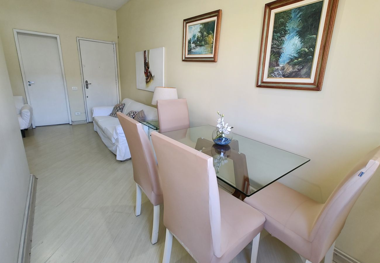 Apartment in Rio de Janeiro - Mtr404 |2 quartos no Leblon a 2 minutos da praia