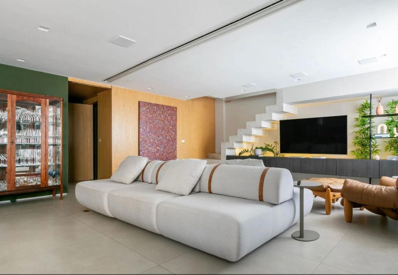 Apartment in Rio de Janeiro - Fer702|Cobertura c/piscina na melhor rua do Leblon