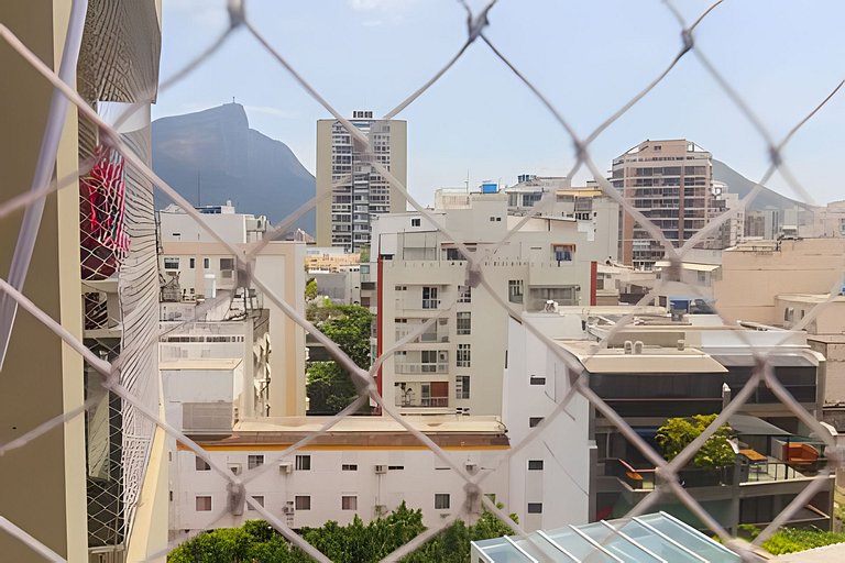 Albq704 | 2 quartos no melhor do Leblon