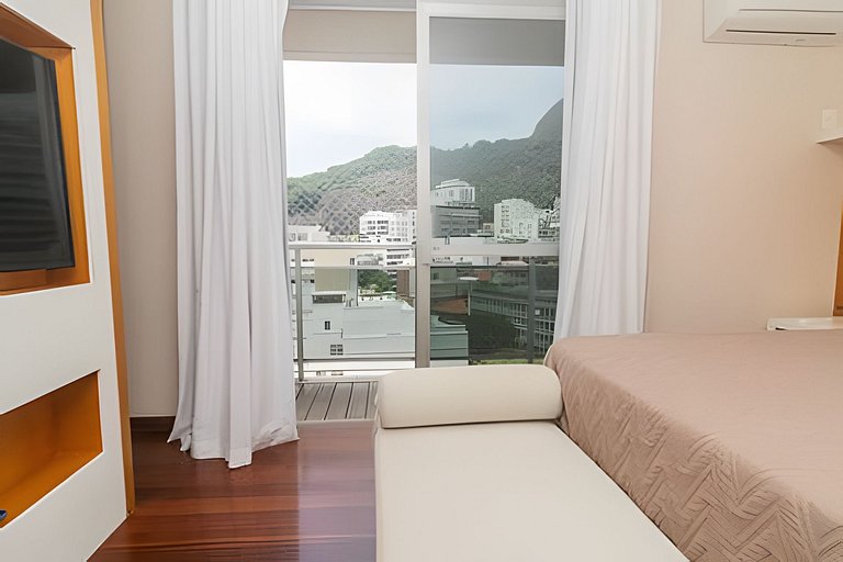 Albq704 | 2 quartos no melhor do Leblon