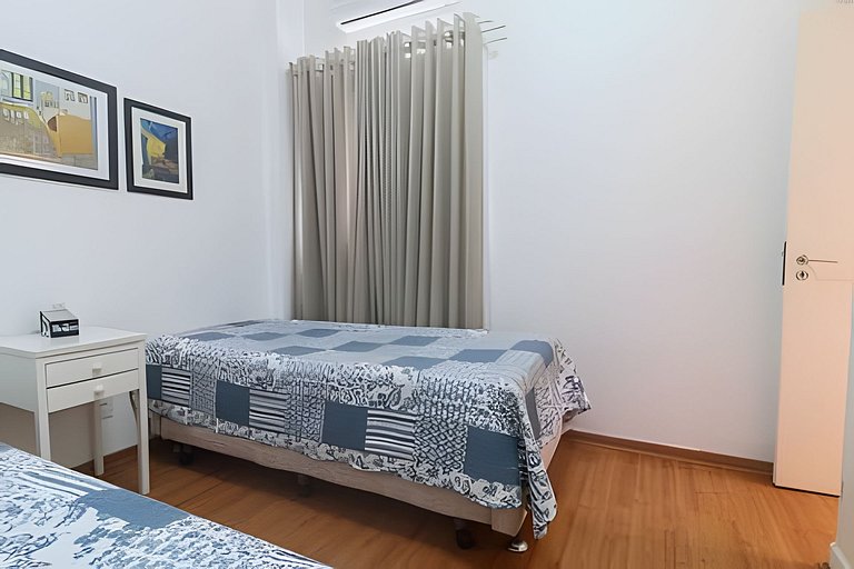 Brt401b|Copacabana 2 rooms 3 blocks from the beach