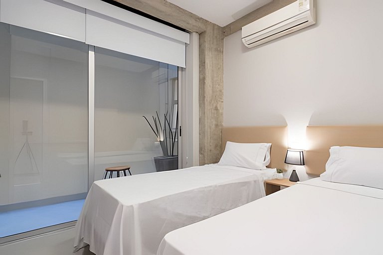 Ipanema:Next to the beach, subway, restaurants