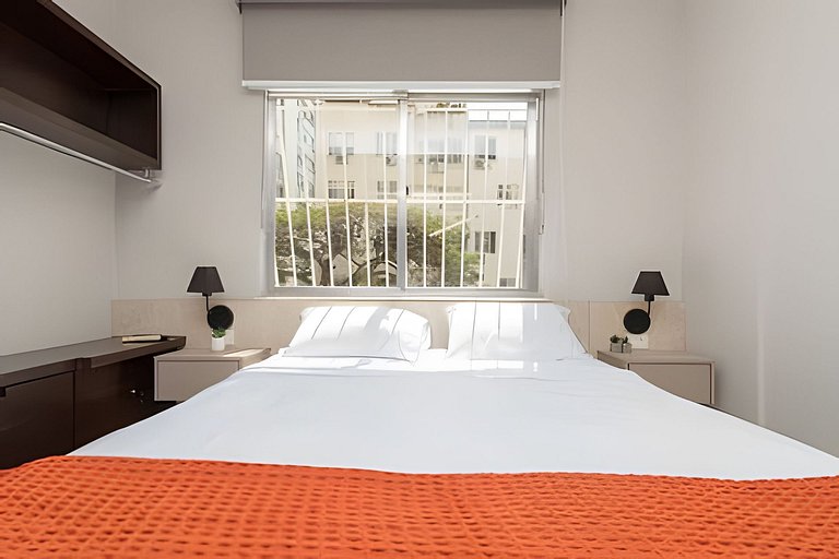 Ipanema: Do lado da Praia, Metrô, Rest e Comércio!