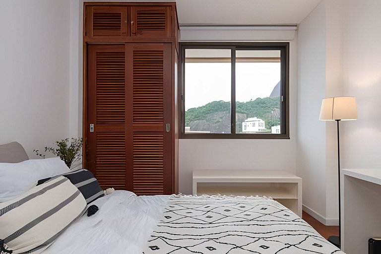 Azevedo1105|Flat next to Dias Ferreira + pool