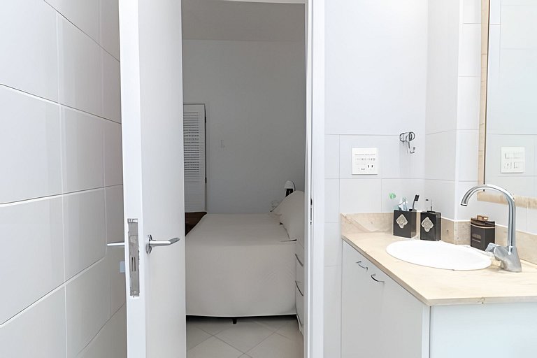 Fer106| Quarto e Sala na famosa rua Dias Ferreira