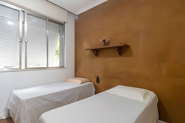 BAR201| Apartamento em Ipanema à 500m da praia