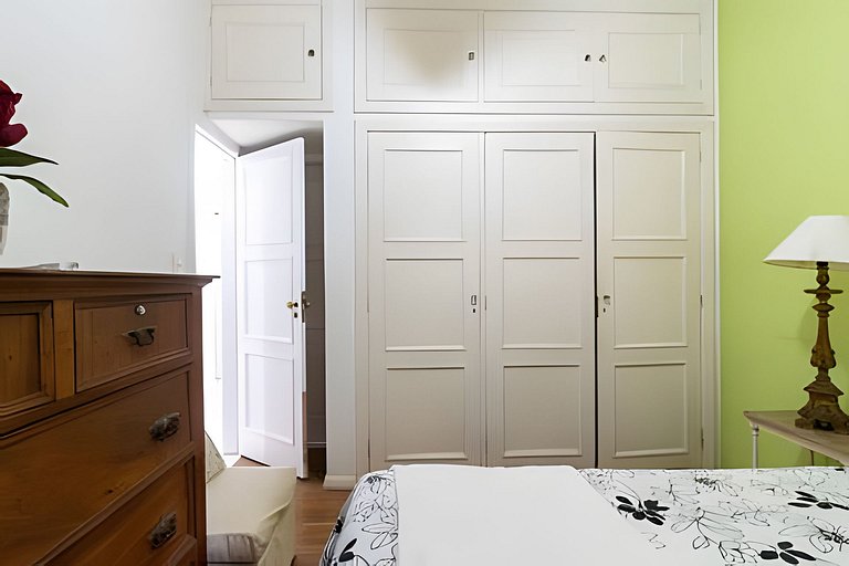 BAR201| Apartamento em Ipanema à 500m da praia