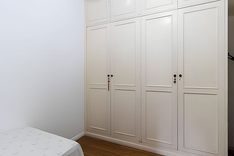 BAR201| Apartamento em Ipanema à 500m da praia