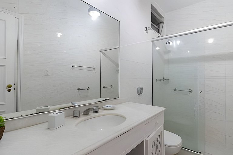 BAR201| Apartamento em Ipanema à 500m da praia