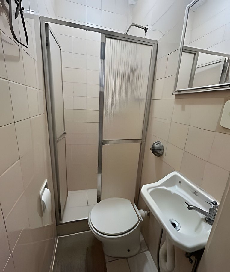 BAR201| Apartamento em Ipanema à 500m da praia