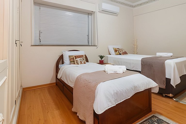 Ns201| Apt. 2 blocks from Copacabana beach