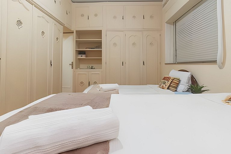 Ns201| Apt. 2 blocks from Copacabana beach