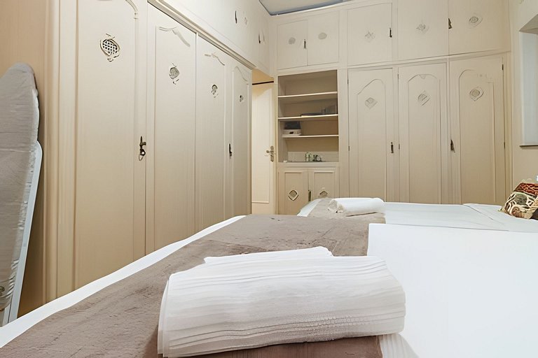 Ns201| Apt. 2 blocks from Copacabana beach