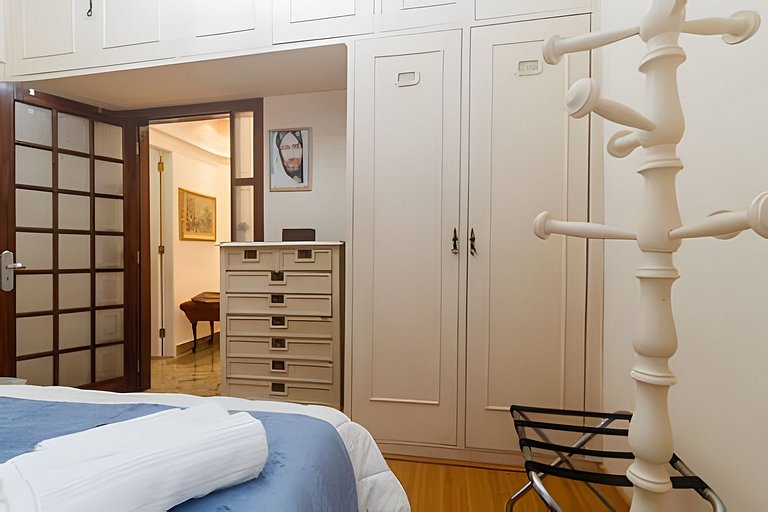 Ns201| Apt. 2 blocks from Copacabana beach